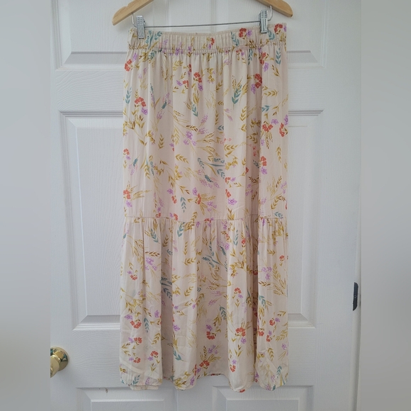 Preview Floral Skirt 18 - Picture 1 of 3